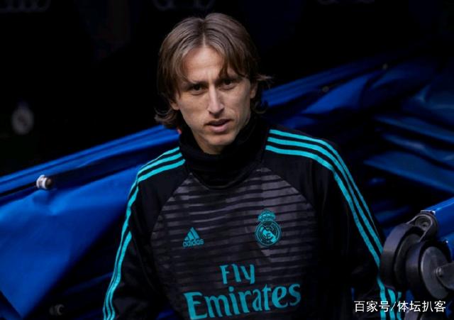 英超第13轮切尔西对阵阿森纳，双方均状态出色，争夺争冠席位，赛果待定。