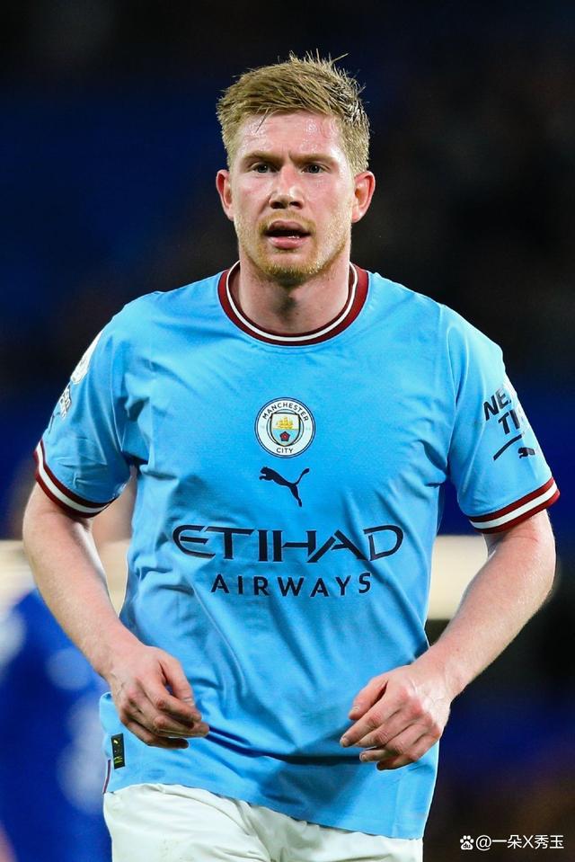 圣地亚哥教士在 2024 年开幕战中展现了极其灵活的守备布阵