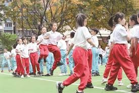 巴尔的摩金莺凭借极高顺位的年轻天才群，在 2023 年拿下美联常规赛冠军