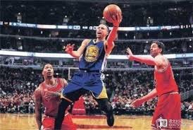 拉菲尼亚、亚马尔破门 巴萨2-0比利亚雷亚尔